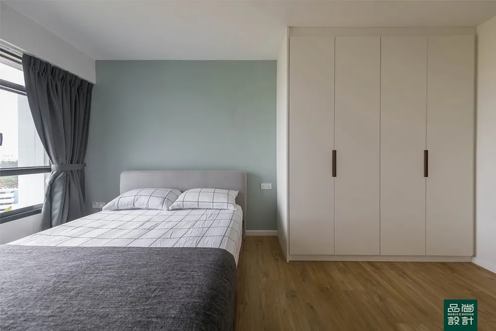 Master bedroom in Alkaff Lakeview 4-room — interior by Noble Interior Design