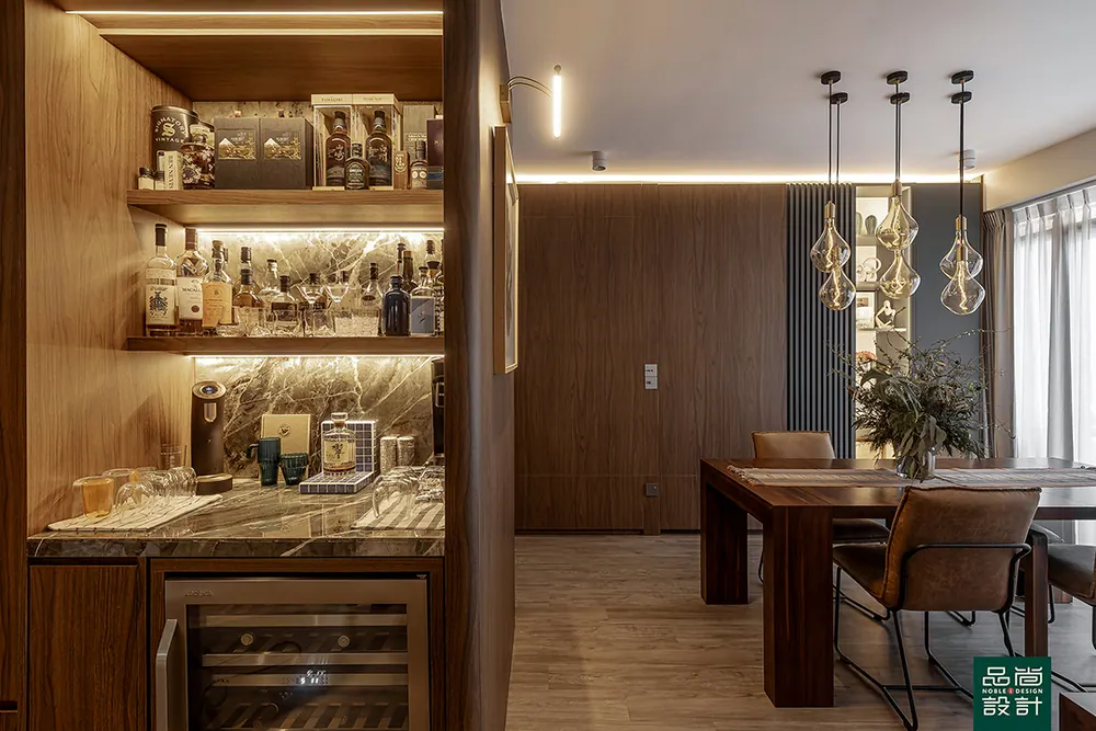 Avenue South Residence 3 Bedroom — interior by Noble Interior Design