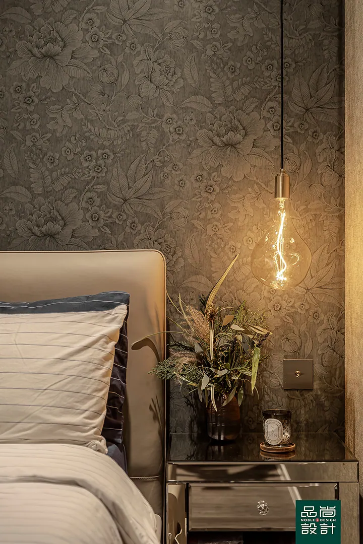 Avenue South Residence 3 Bedroom — interior by Noble Interior Design