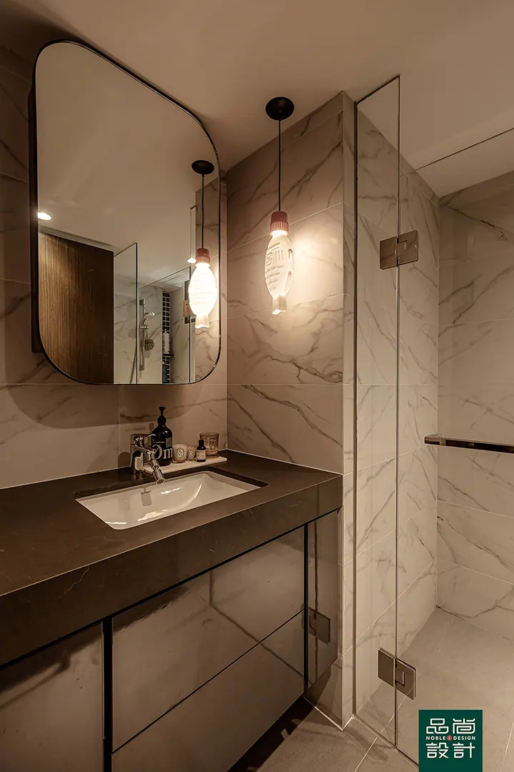 Avenue South Residence 3 Bedroom — interior by Noble Interior Design