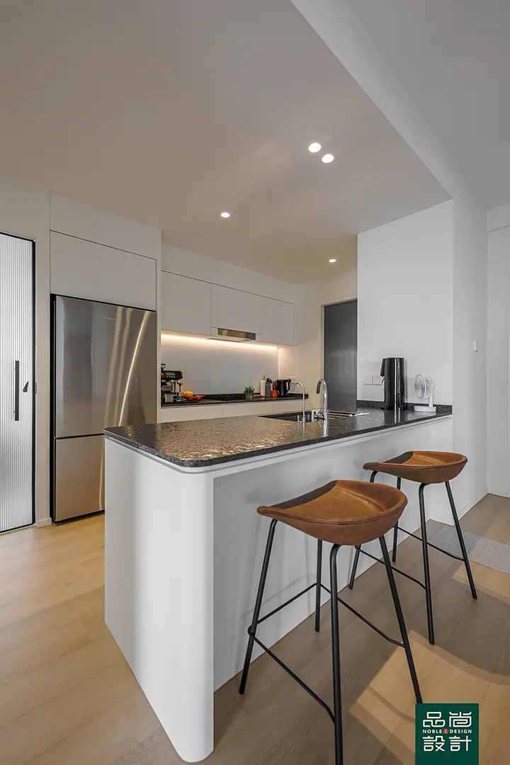 Bayshore Park 3 Bedroom — interior by Noble Interior Design