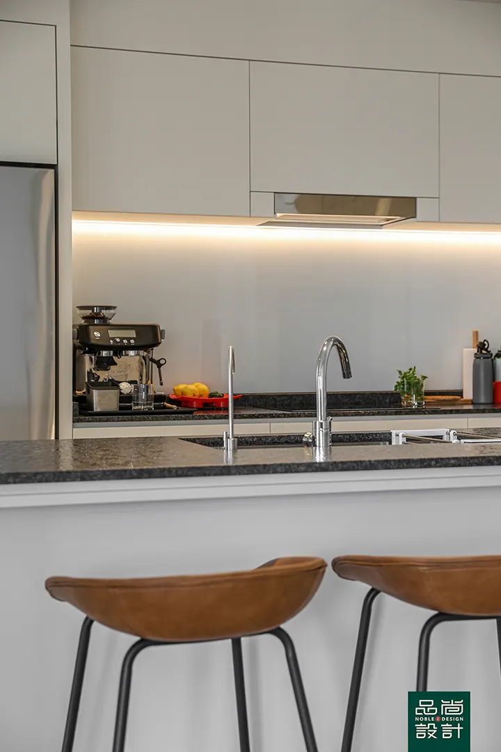 Bayshore Park 3 Bedroom — interior by Noble Interior Design