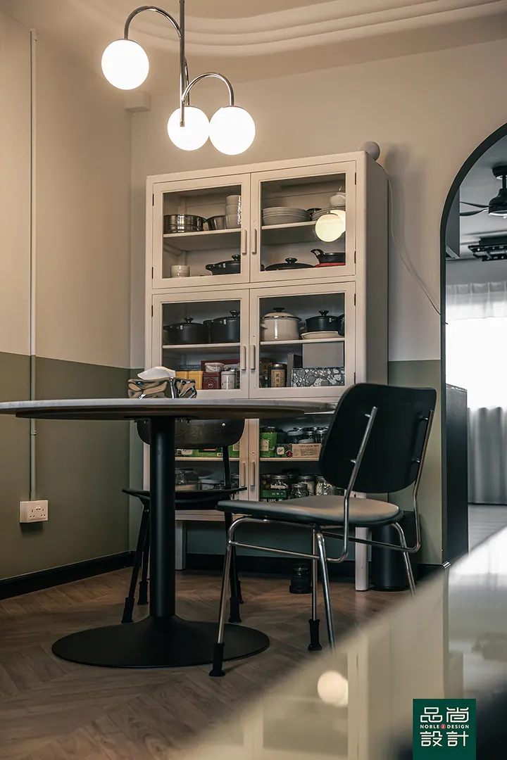 Crawford Court 3-room — interior by Noble Interior Design