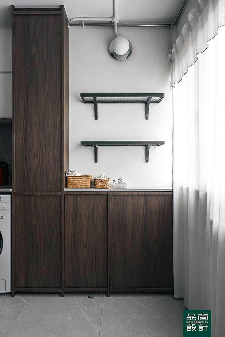 Crawford Court 3-room — interior by Noble Interior Design