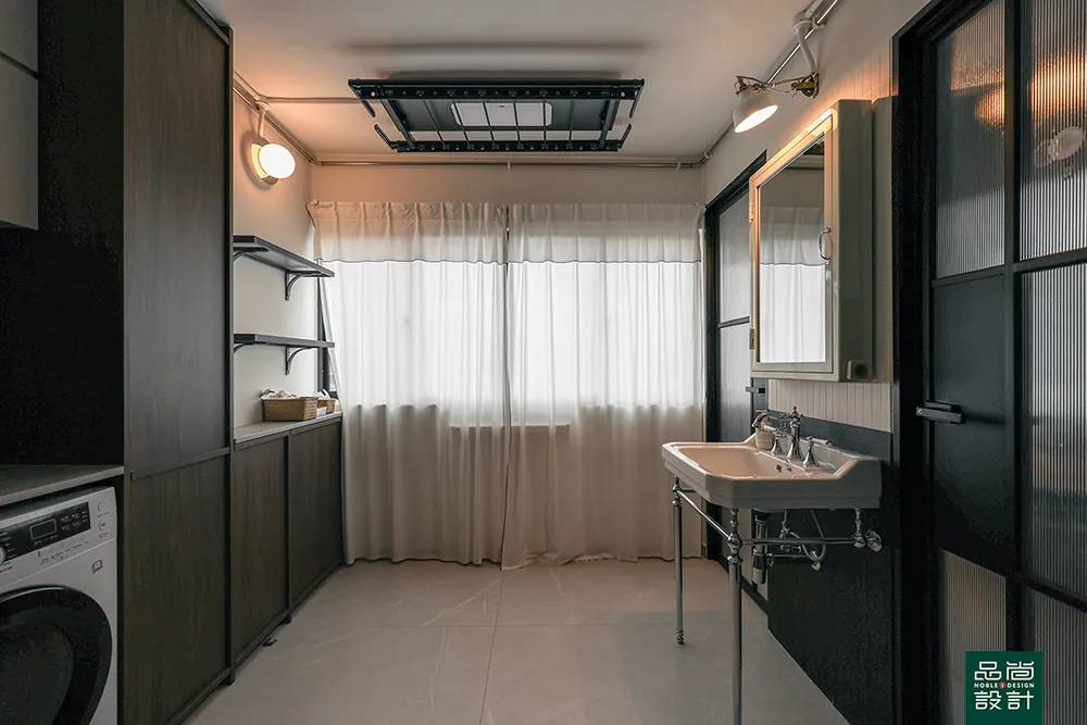Crawford Court 3-room — interior by Noble Interior Design