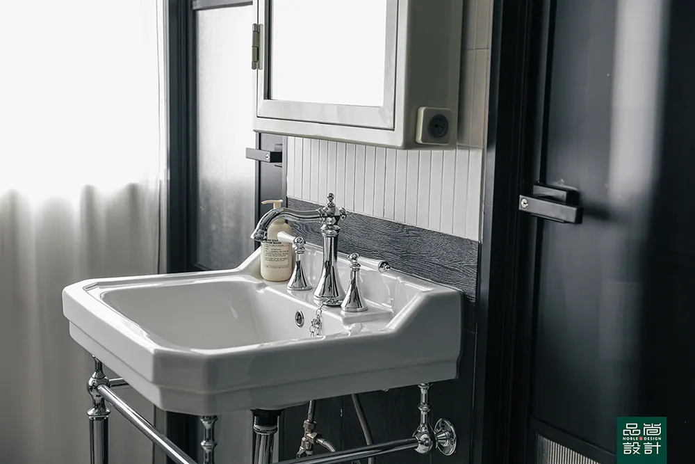 Crawford Court 3-room — interior by Noble Interior Design