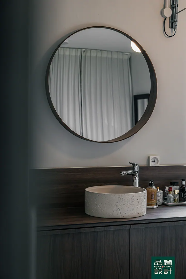 Crawford Court 3-room — interior by Noble Interior Design