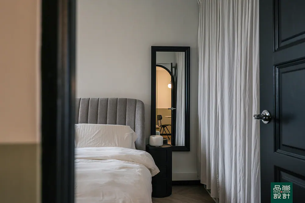 Crawford Court 3-room — interior by Noble Interior Design