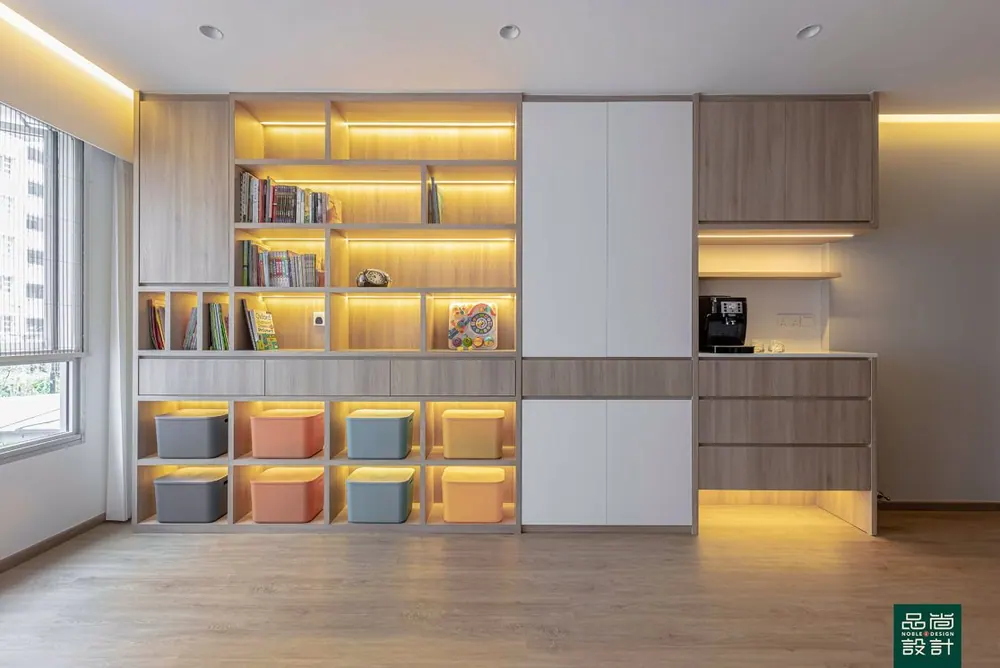 Dakota Breeze 4-room — interior by Noble Interior Design