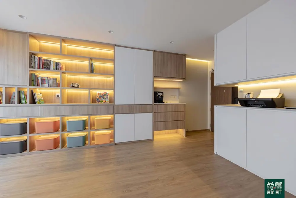 Dakota Breeze 4-room — interior by Noble Interior Design
