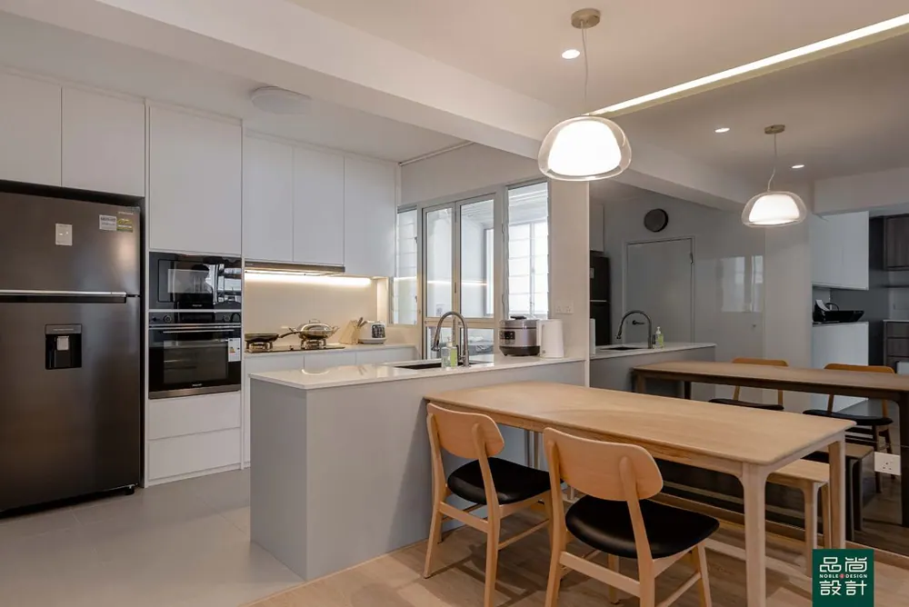 Dakota Breeze 4-room — interior by Noble Interior Design