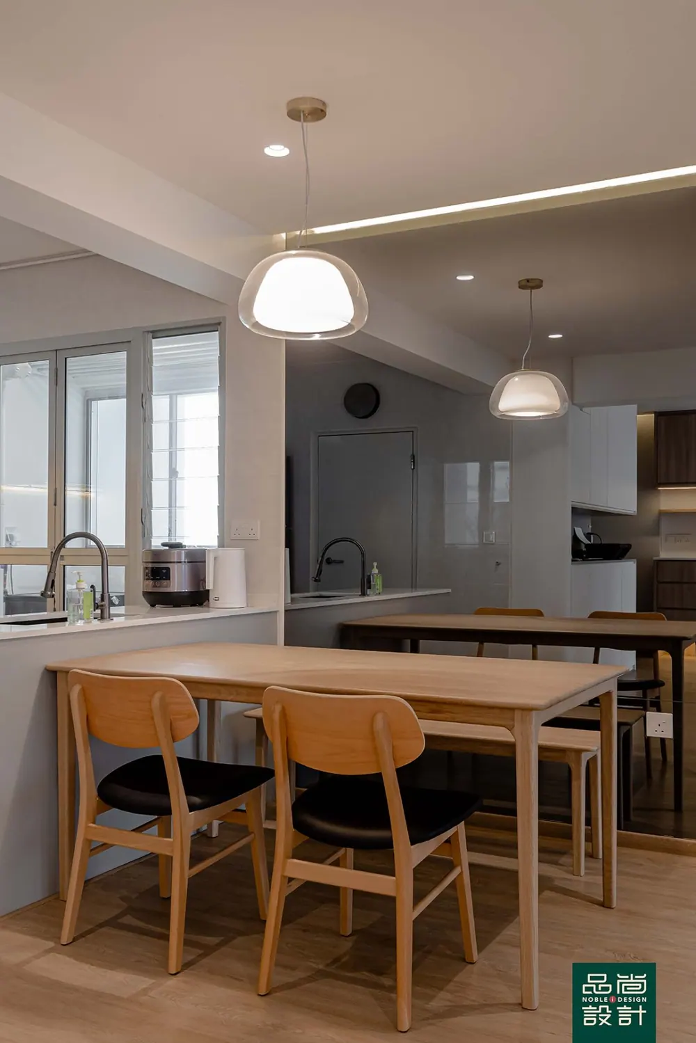 Dakota Breeze 4-room — interior by Noble Interior Design