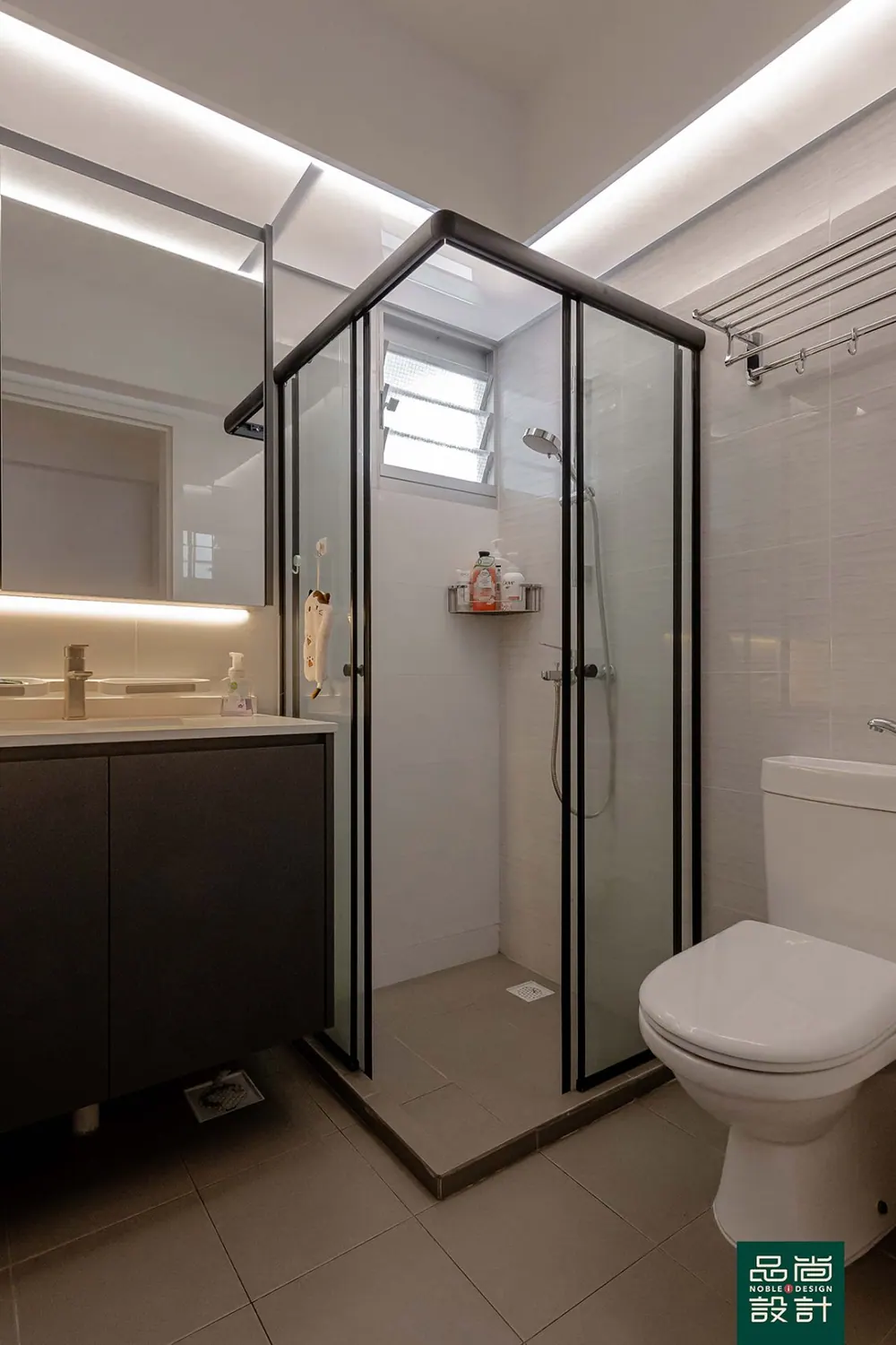 Dakota Breeze 4-room — interior by Noble Interior Design