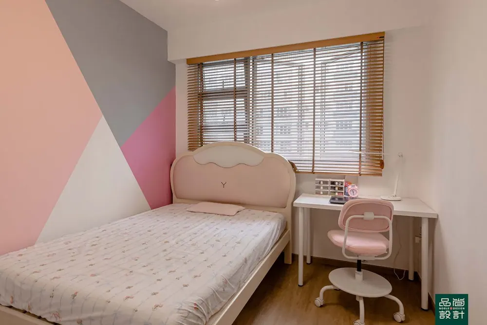 Dakota Breeze 4-room — interior by Noble Interior Design