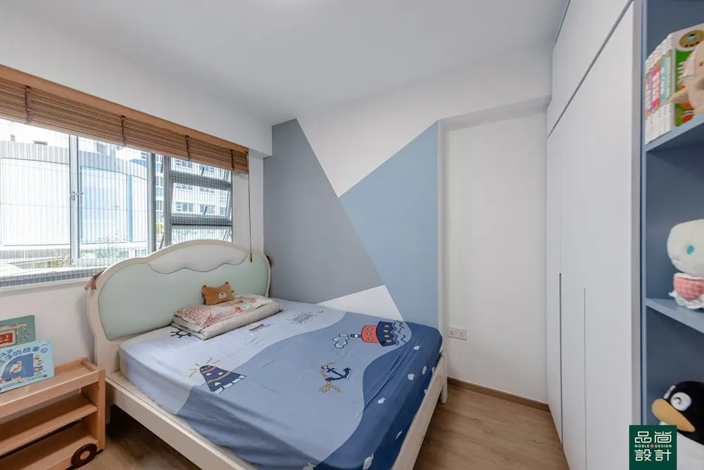 Dakota Breeze 4-room — interior by Noble Interior Design