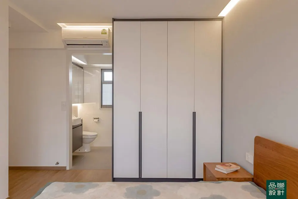 Dakota Breeze 4-room — interior by Noble Interior Design