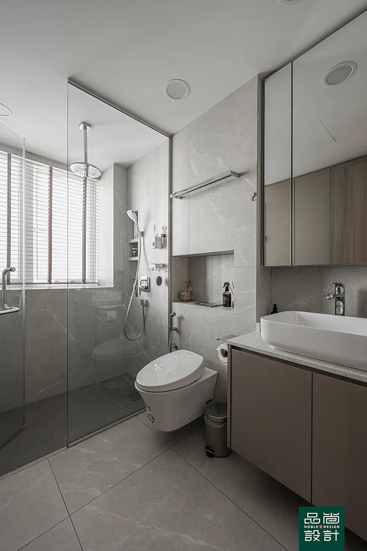 Edelweiss Park 3 Bedroom — interior by Noble Interior Design