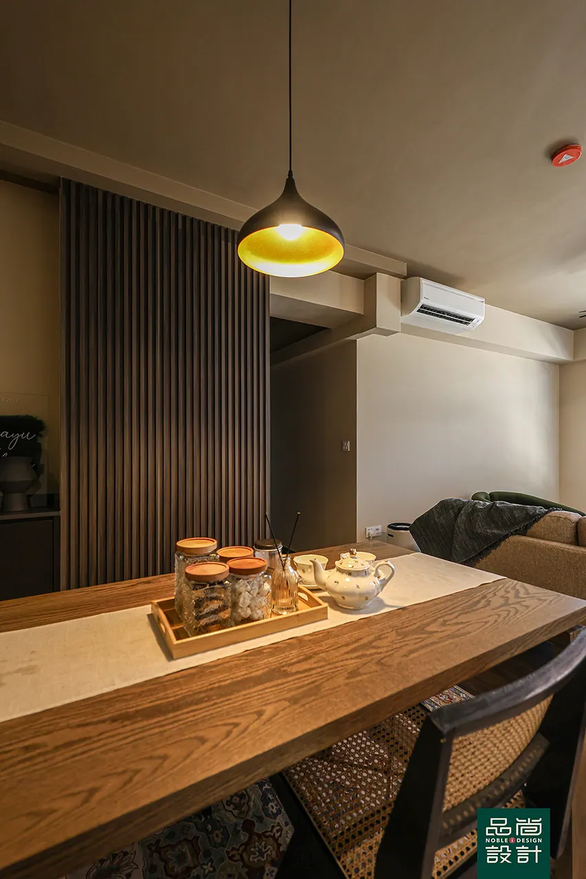 Tengah Garden Vines 4-room — interior by Noble Interior Design