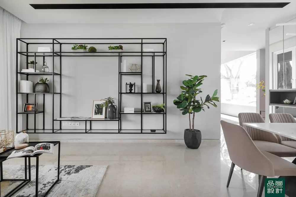 Living room in Infini @ East Coast 4 Bedroom — interior by Noble Interior Design
