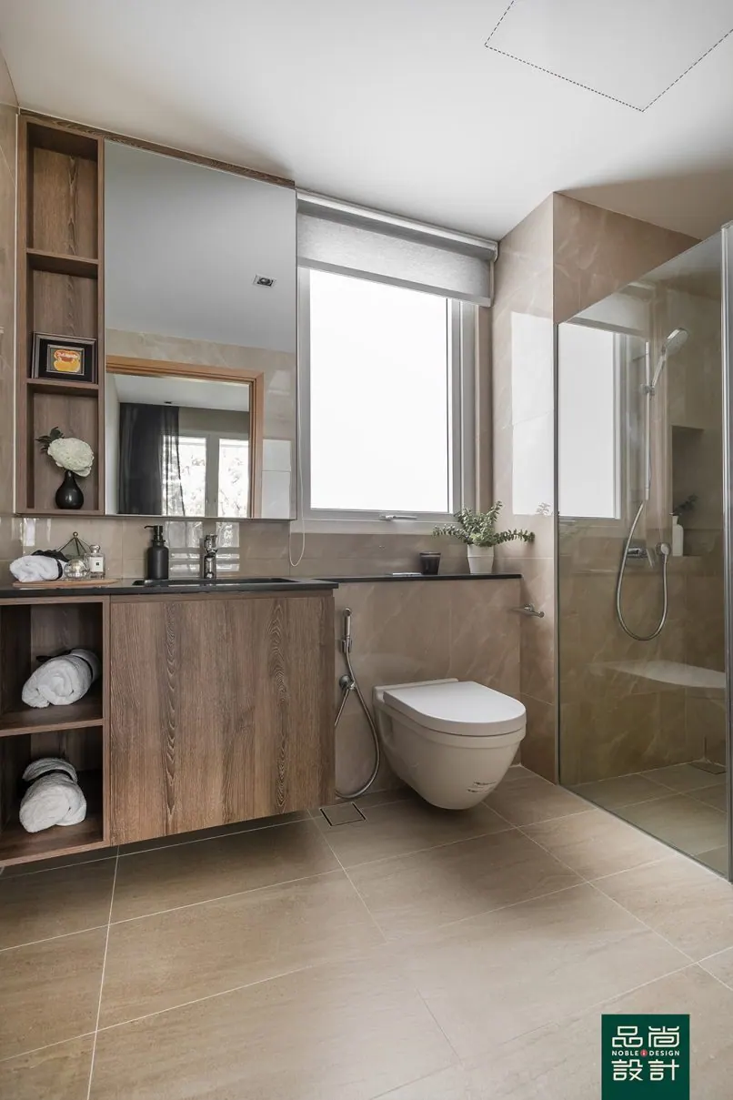 Bathroom in Infini @ East Coast 4 Bedroom — interior by Noble Interior Design