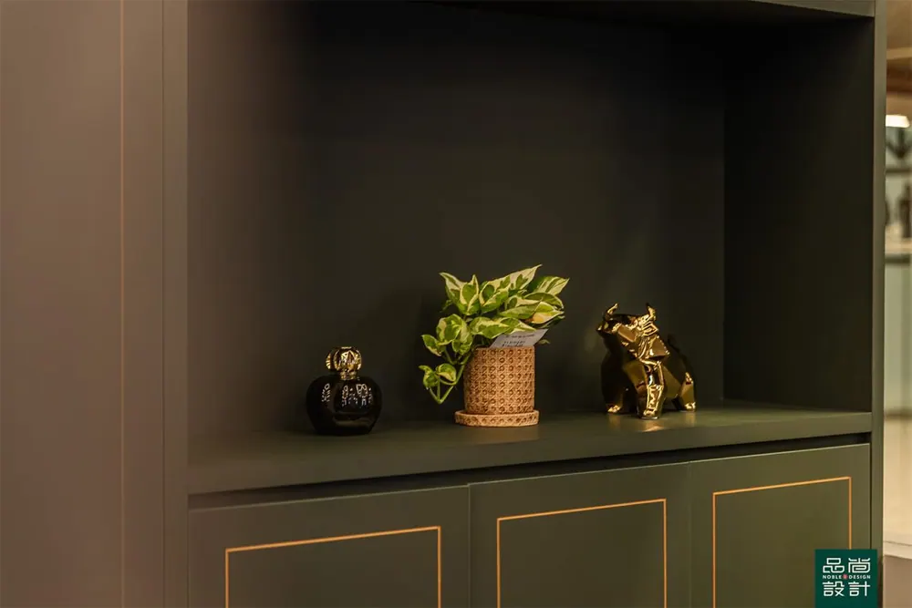 Kiu Hair Gallery — interior by Noble Interior Design