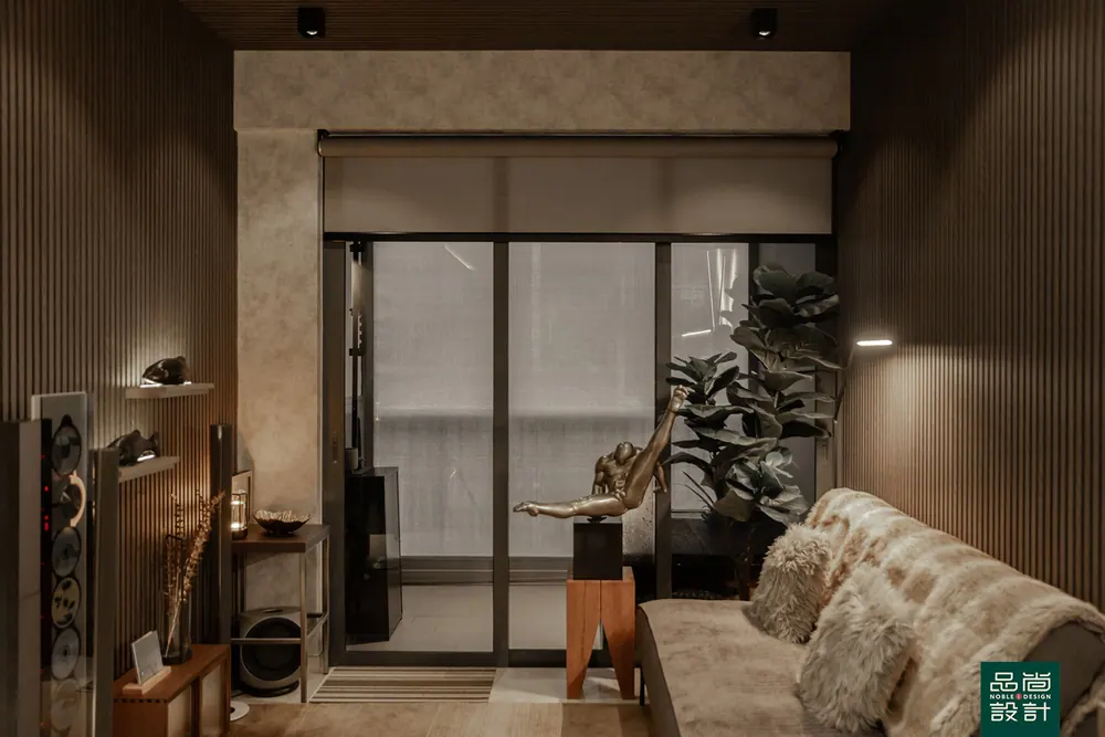 The Gentlemen’s Haven: A Stylish Escape — interior by Noble Interior Design (10 of 50)