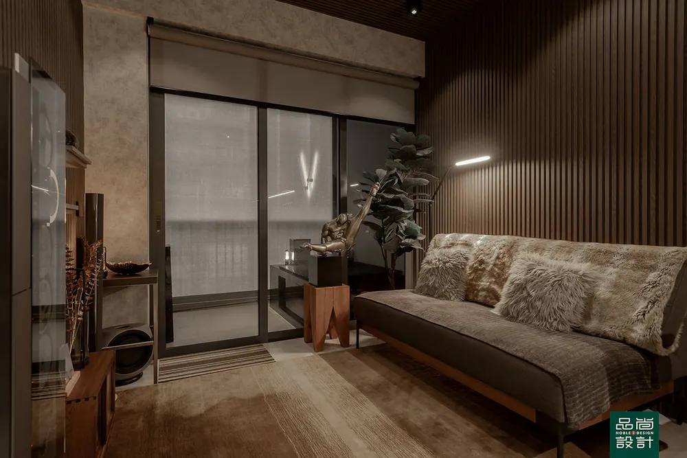 The Gentlemen’s Haven: A Stylish Escape — interior by Noble Interior Design (14 of 50)
