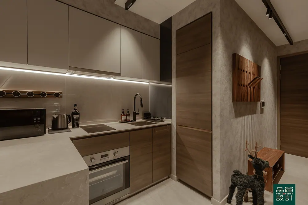 The Gentlemen’s Haven: A Stylish Escape — interior by Noble Interior Design (23 of 50)