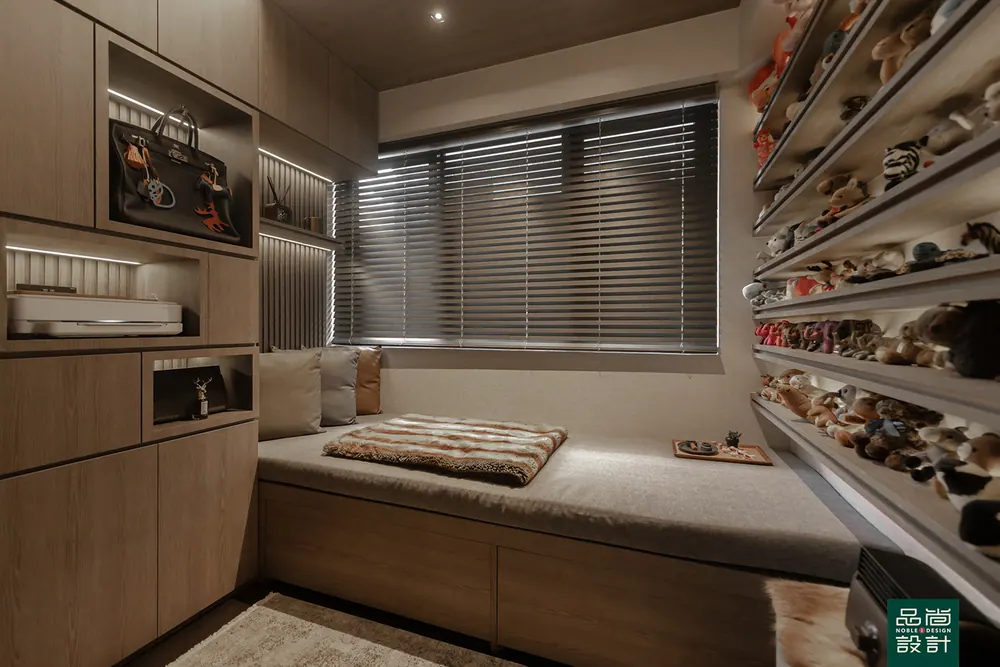 The Gentlemen’s Haven: A Stylish Escape — interior by Noble Interior Design (40 of 50)