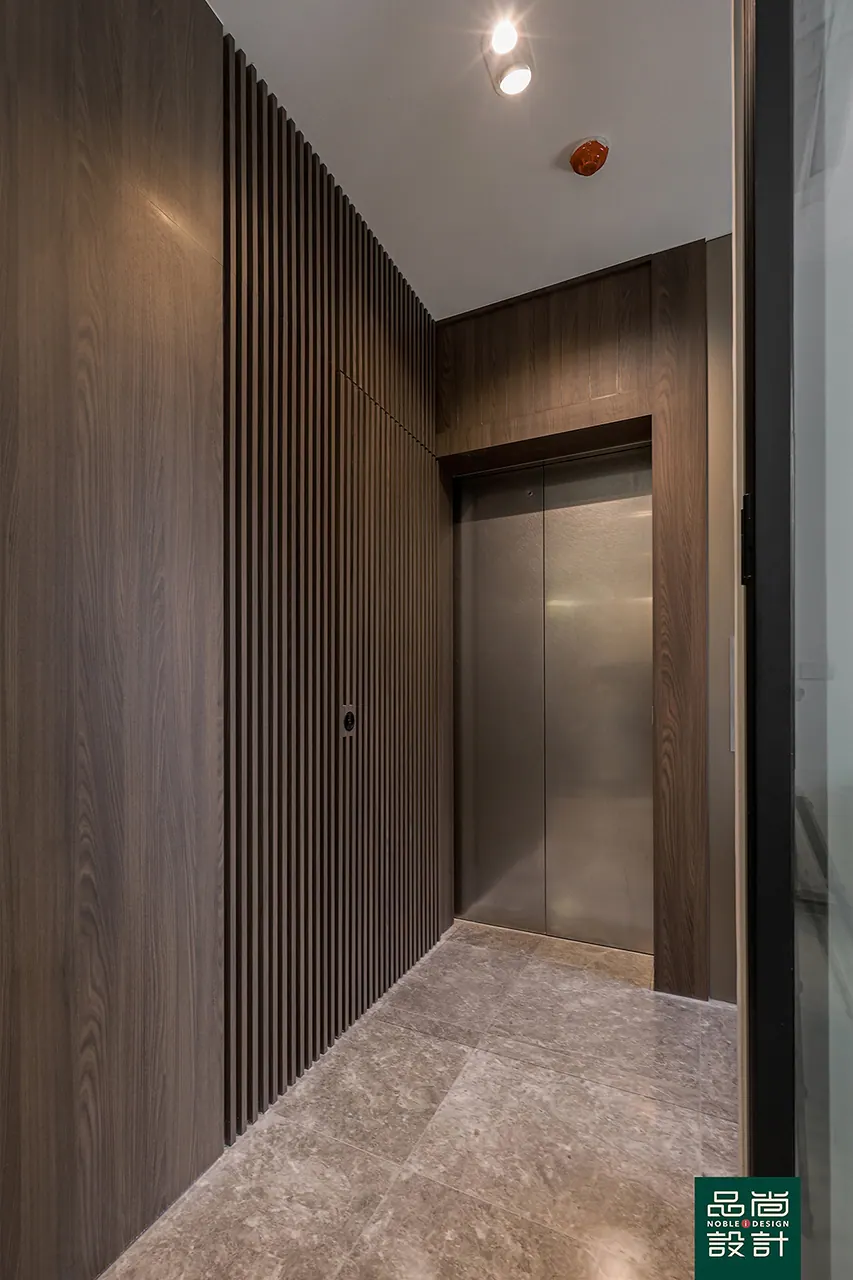 Mooi Residences 3 Bedroom — interior by Noble Interior Design