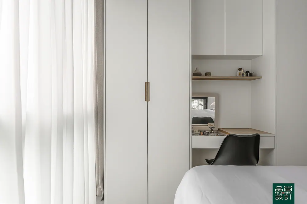 Mooi Residences 3 Bedroom — interior by Noble Interior Design