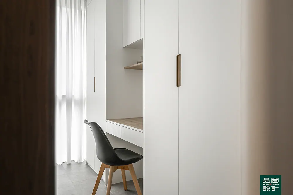 Mooi Residences 3 Bedroom — interior by Noble Interior Design