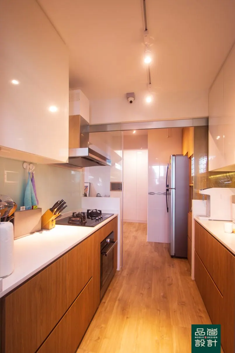 Telok Blangah Parcview 5-room — interior by Noble Interior Design