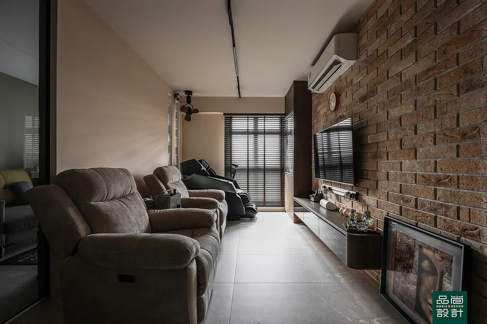 Point Crown 4-room — interior by Noble Interior Design