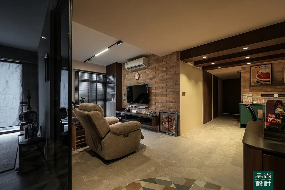 Point Crown 4-room — interior by Noble Interior Design