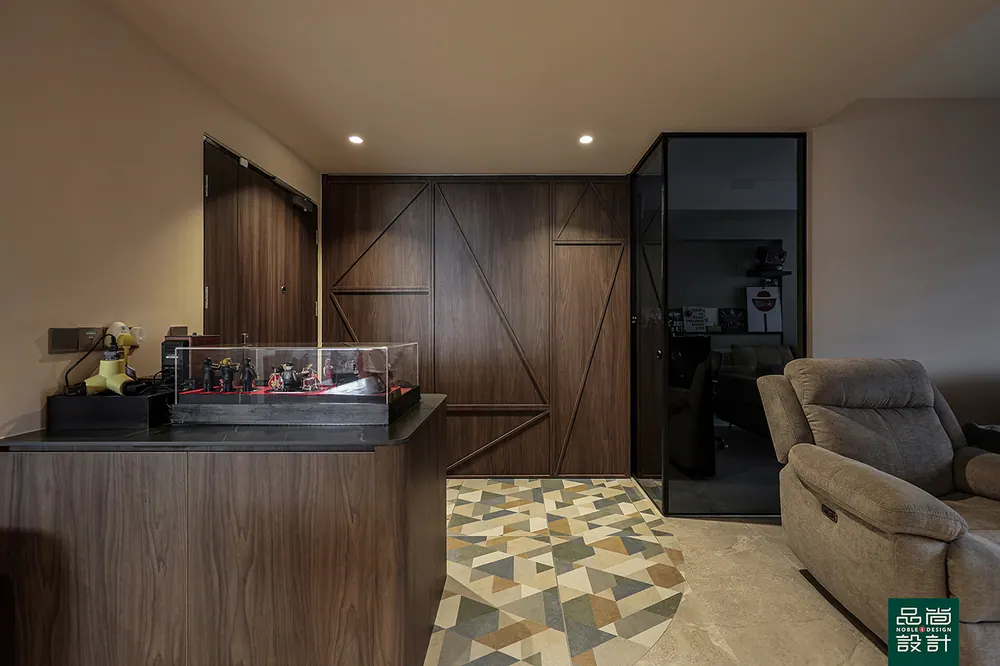 Point Crown 4-room — interior by Noble Interior Design
