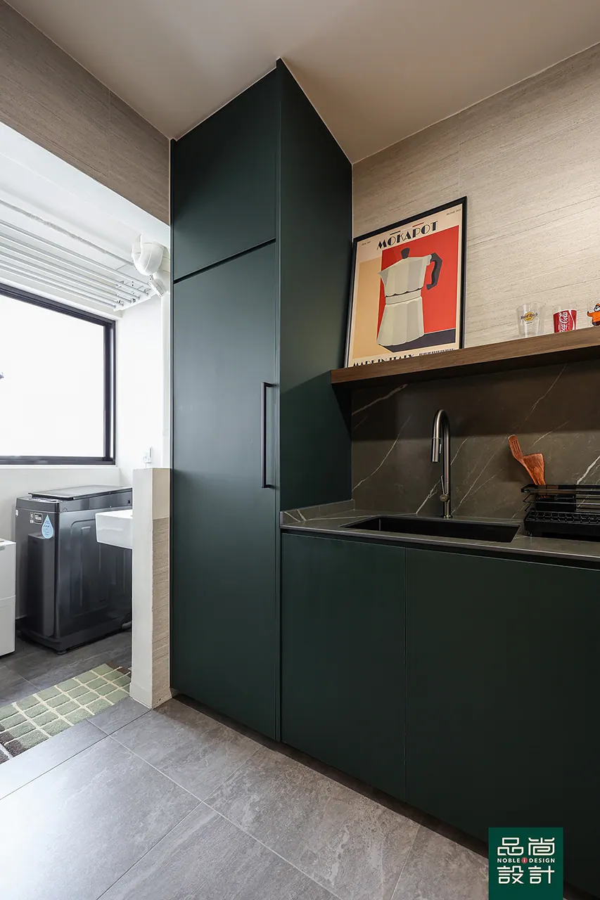 Point Crown 4-room — interior by Noble Interior Design (20 of 40)