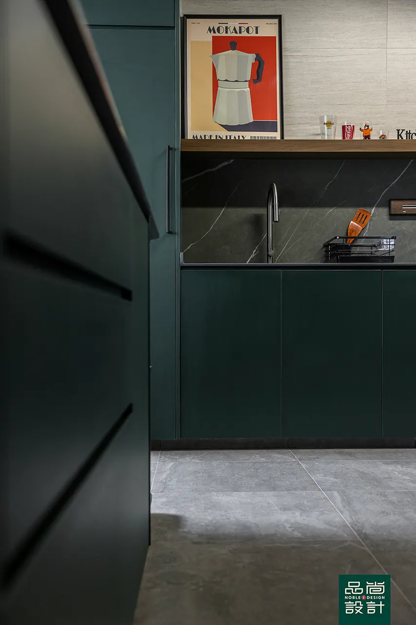 Point Crown 4-room — interior by Noble Interior Design (22 of 40)