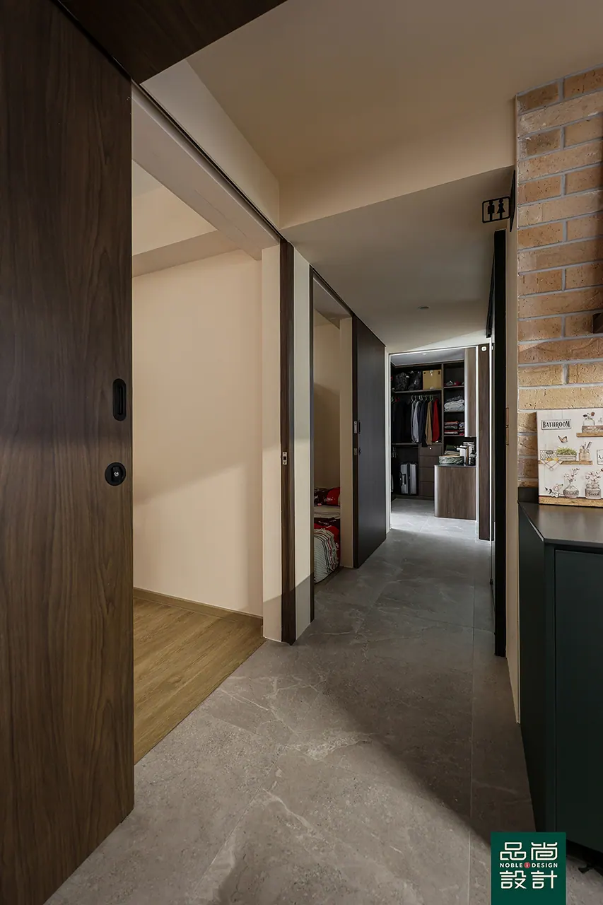 Point Crown 4-room — interior by Noble Interior Design (26 of 40)