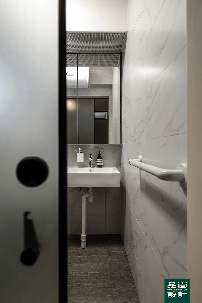 Point Crown 4-room — interior by Noble Interior Design (29 of 40)