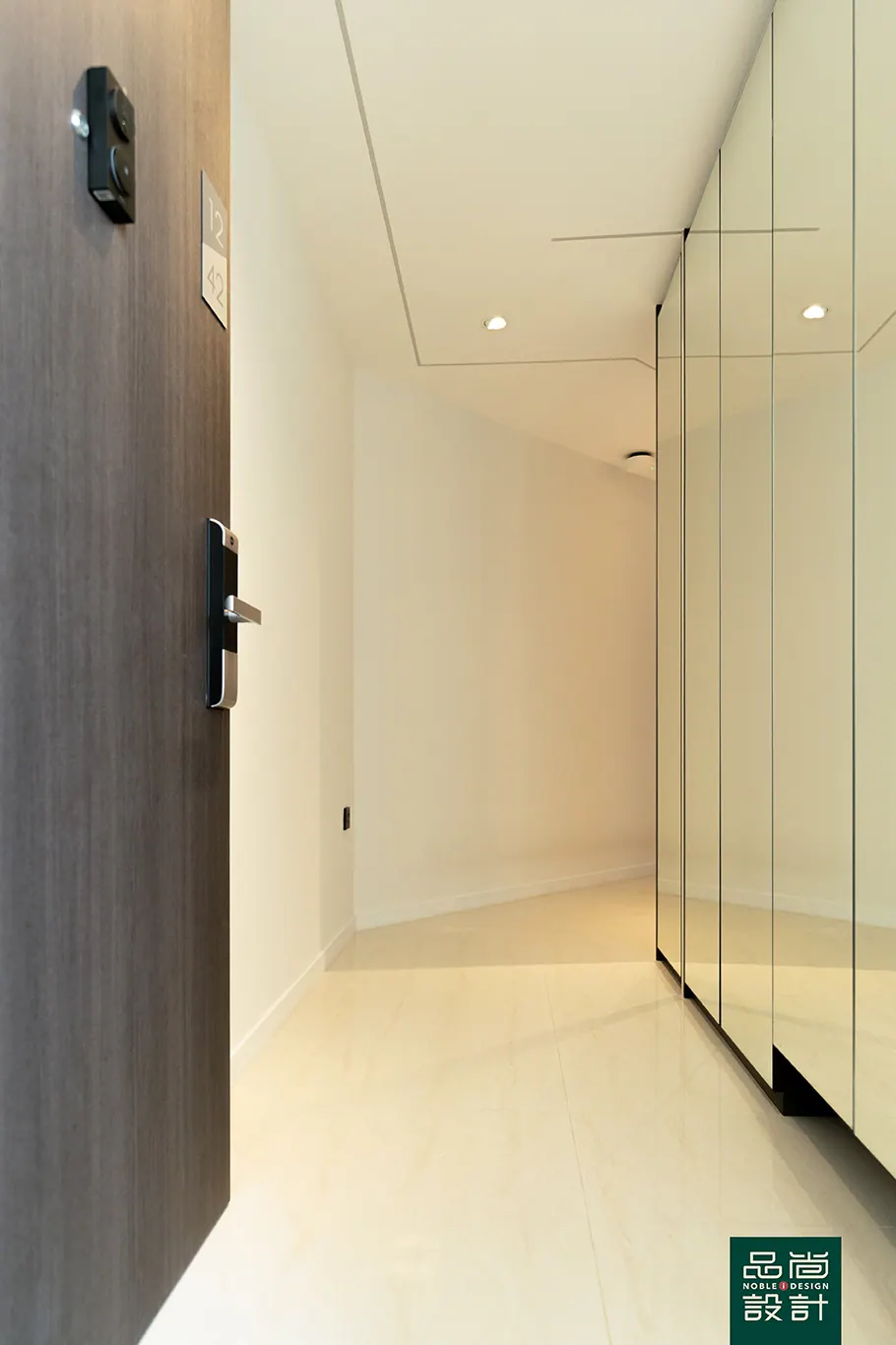 Riverfront Residences 4 Bedroom — interior by Noble Interior Design