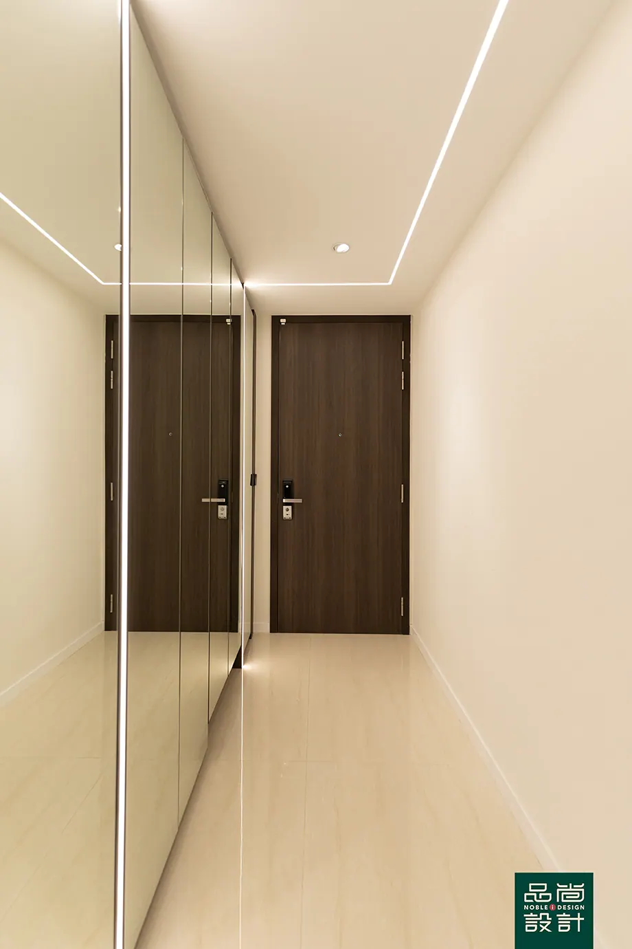 Riverfront Residences 4 Bedroom — interior by Noble Interior Design