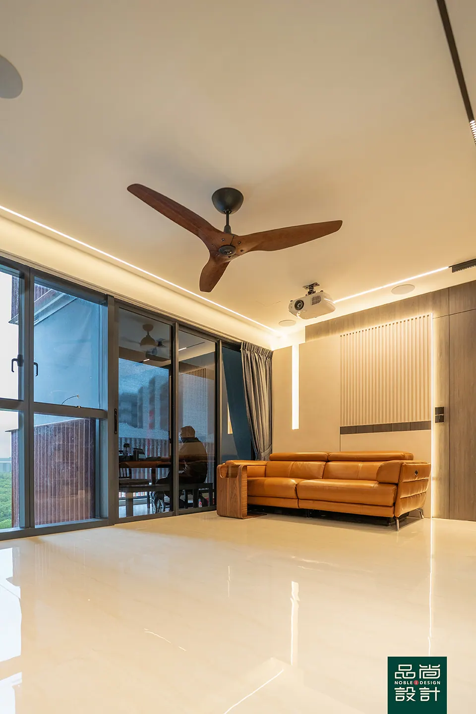 Riverfront Residences 4 Bedroom — interior by Noble Interior Design