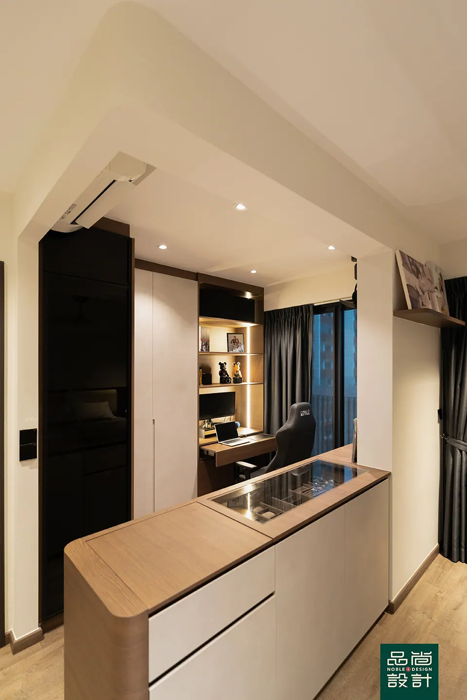 Riverfront Residences 4 Bedroom — interior by Noble Interior Design