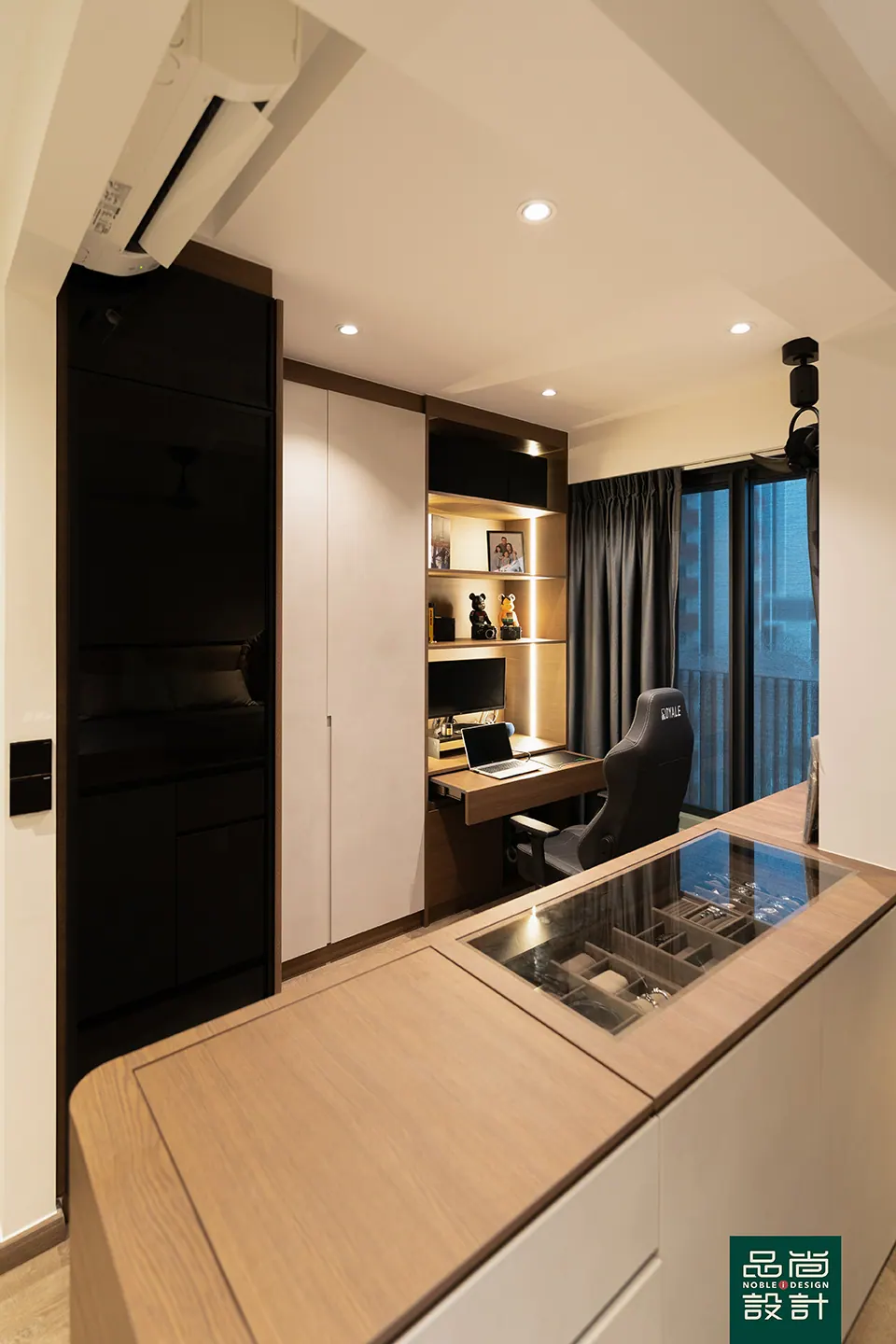Riverfront Residences 4 Bedroom — interior by Noble Interior Design