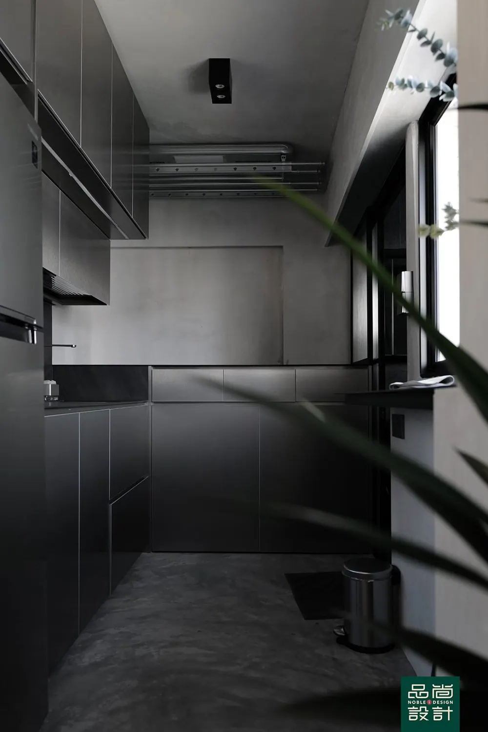 Modern Industrial Themed Bachelor Pad，品尚设计完工项目（第 16 张，共 31 张）