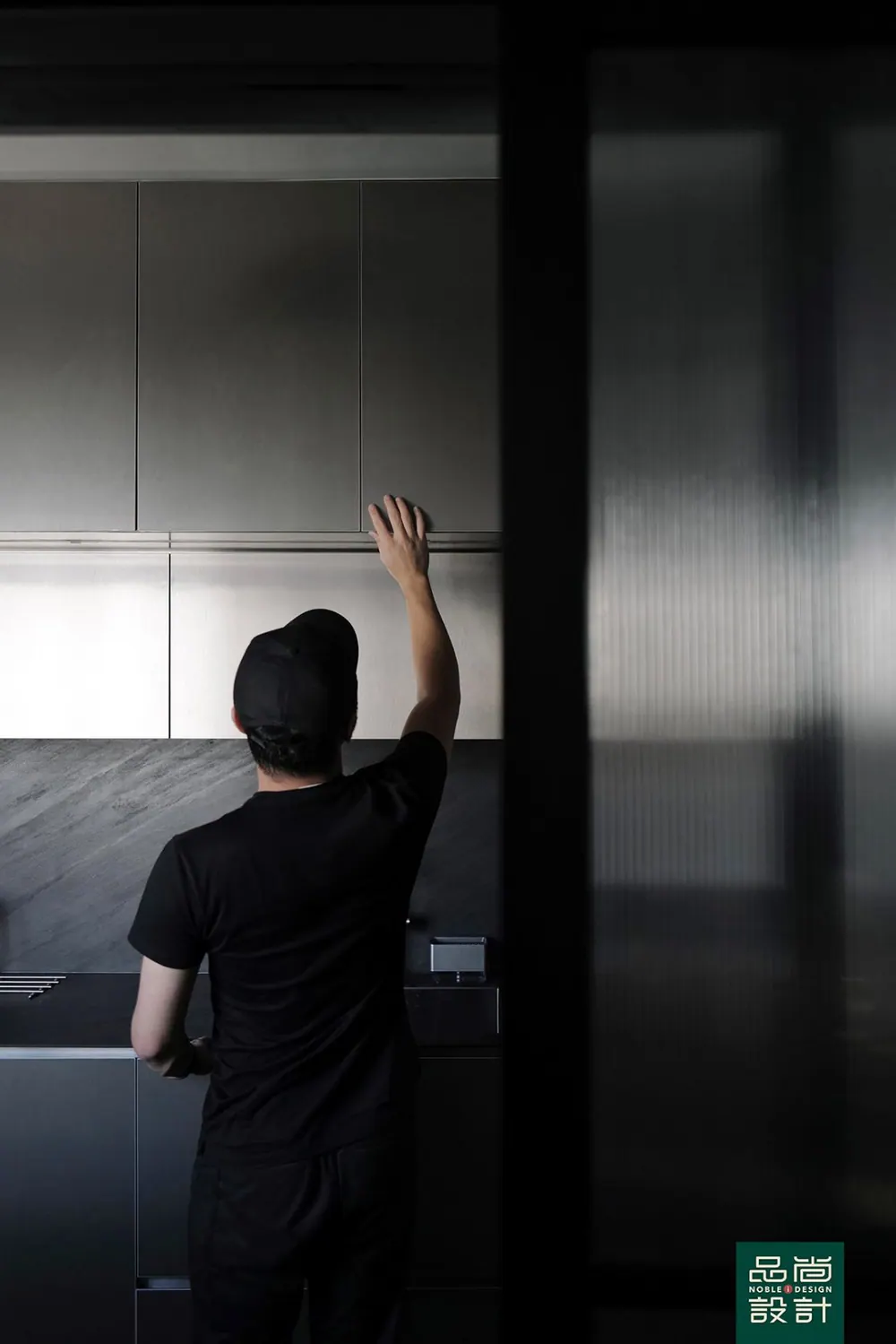 Modern Industrial Themed Bachelor Pad，品尚设计完工项目（第 17 张，共 31 张）