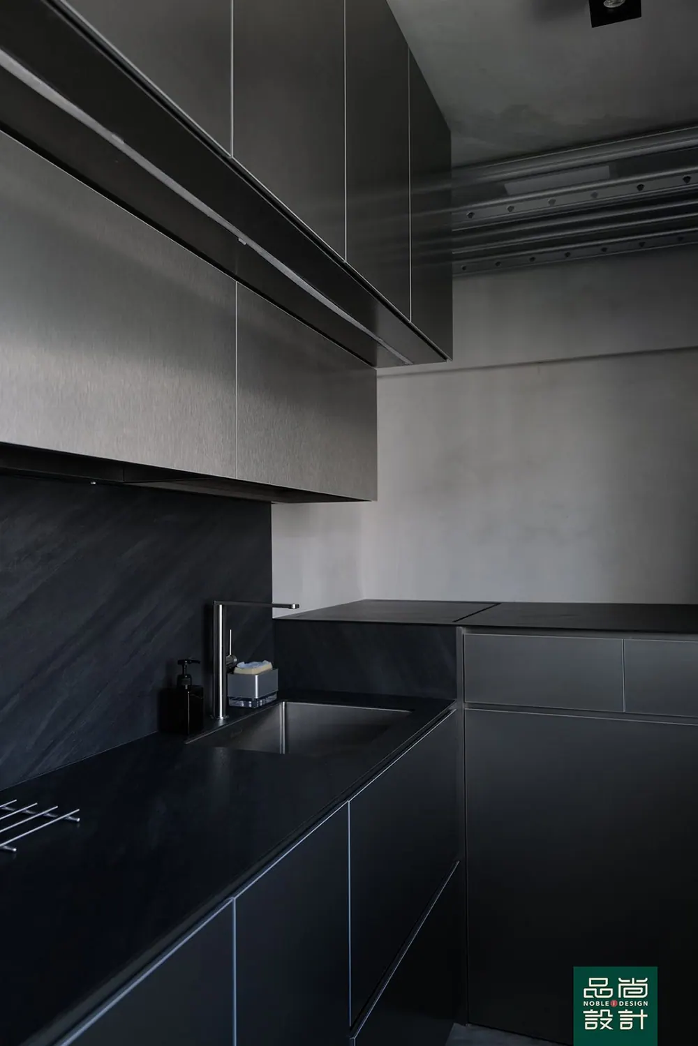 Modern Industrial Themed Bachelor Pad，品尚设计完工项目（第 20 张，共 31 张）