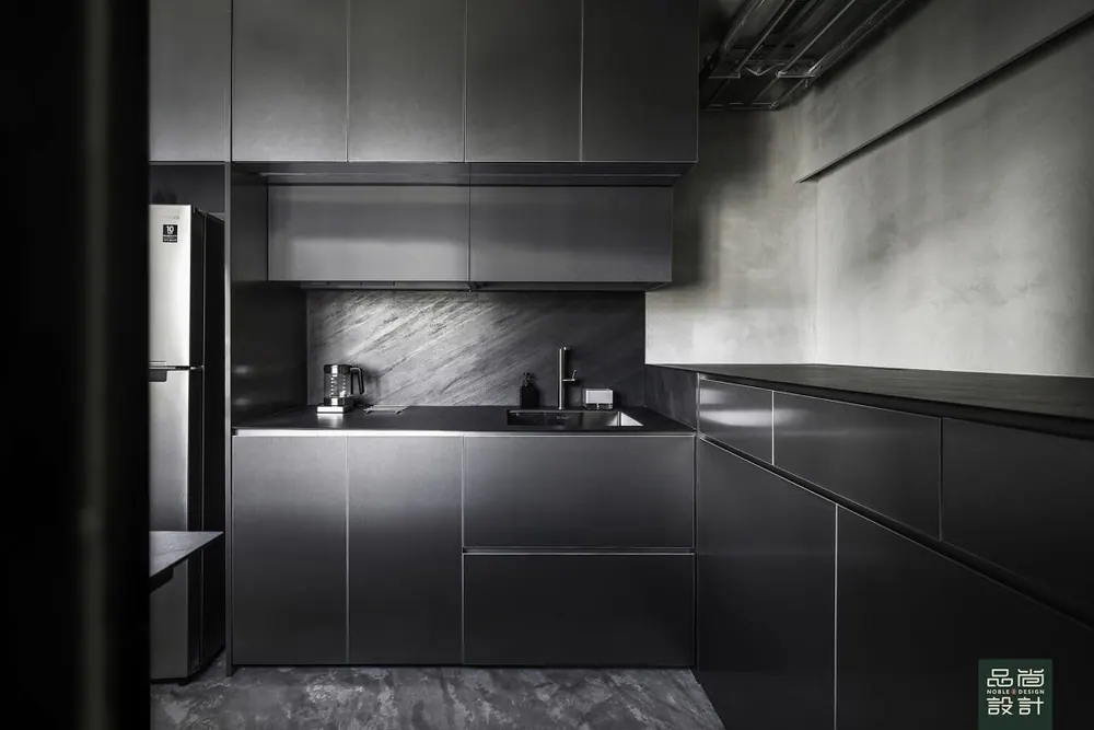 Modern Industrial Themed Bachelor Pad，品尚设计完工项目（第 18 张，共 31 张）