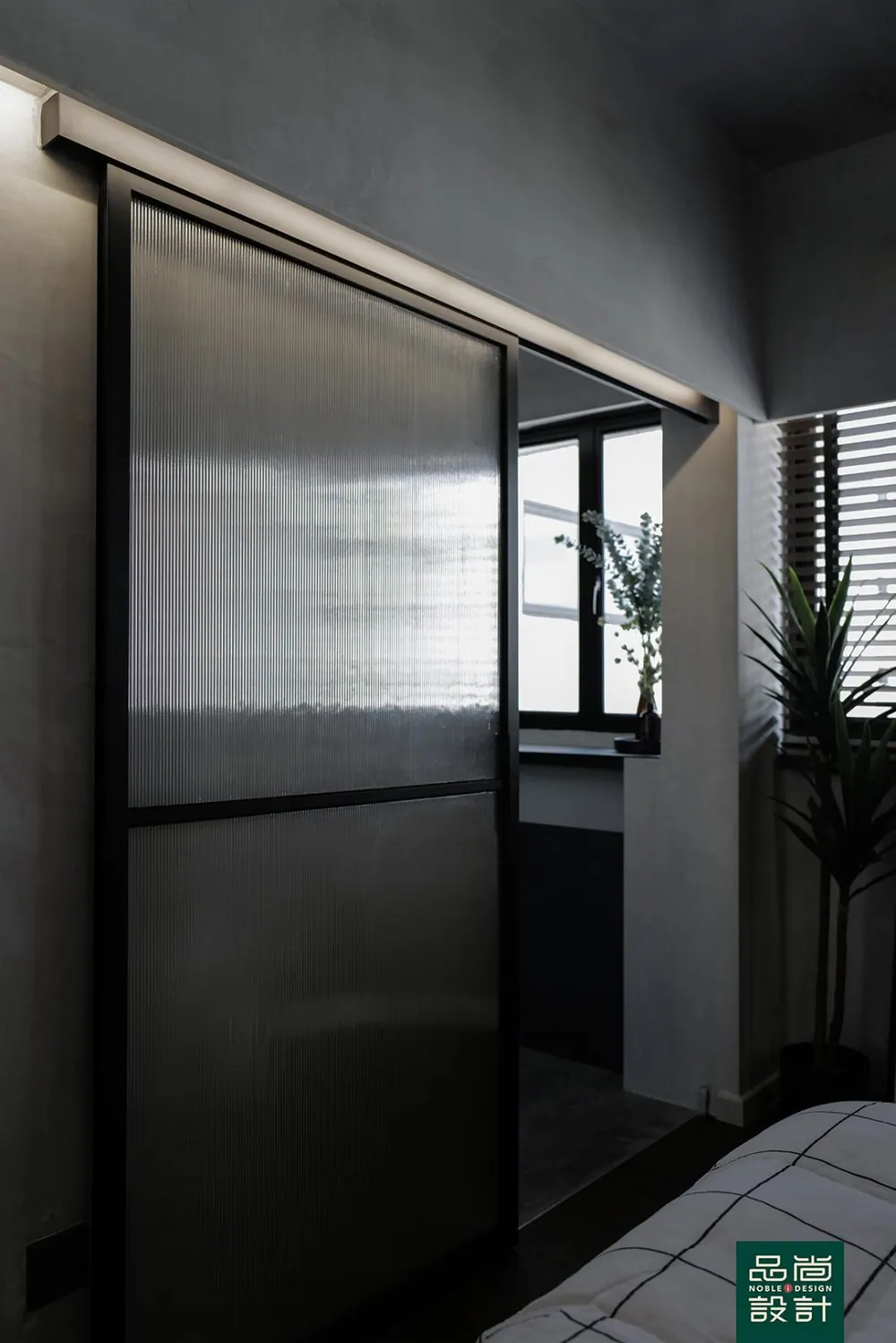 Modern Industrial Themed Bachelor Pad，品尚设计完工项目（第 24 张，共 31 张）